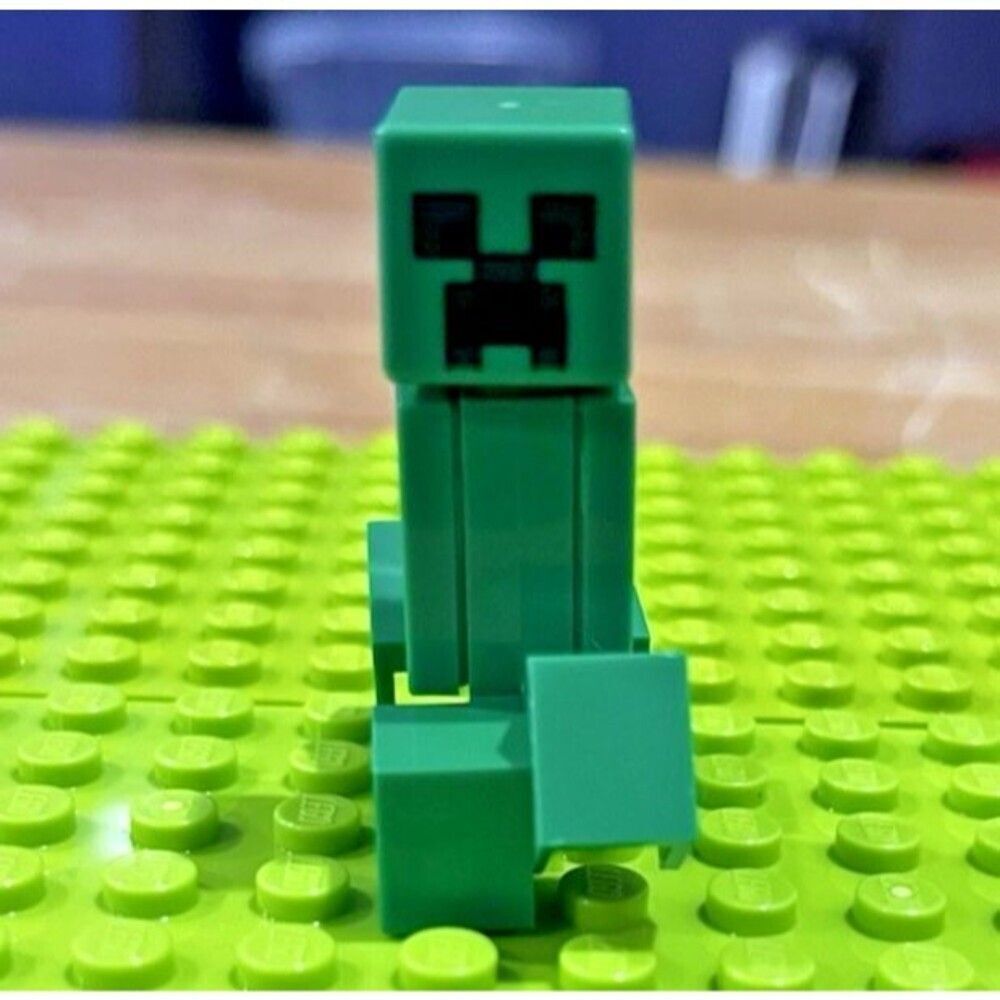 LEGO Minifigure Creeper Minecraft Minifigure min012 Retired Fast Shipping